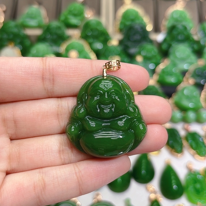 和田玉（碧玉）颈饰18K金镶嵌辣阳绿35m特价款