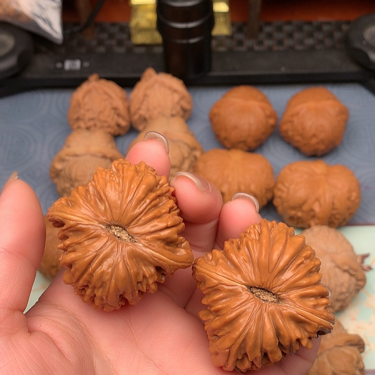 【闪购商品】文玩核桃吊坠四座楼