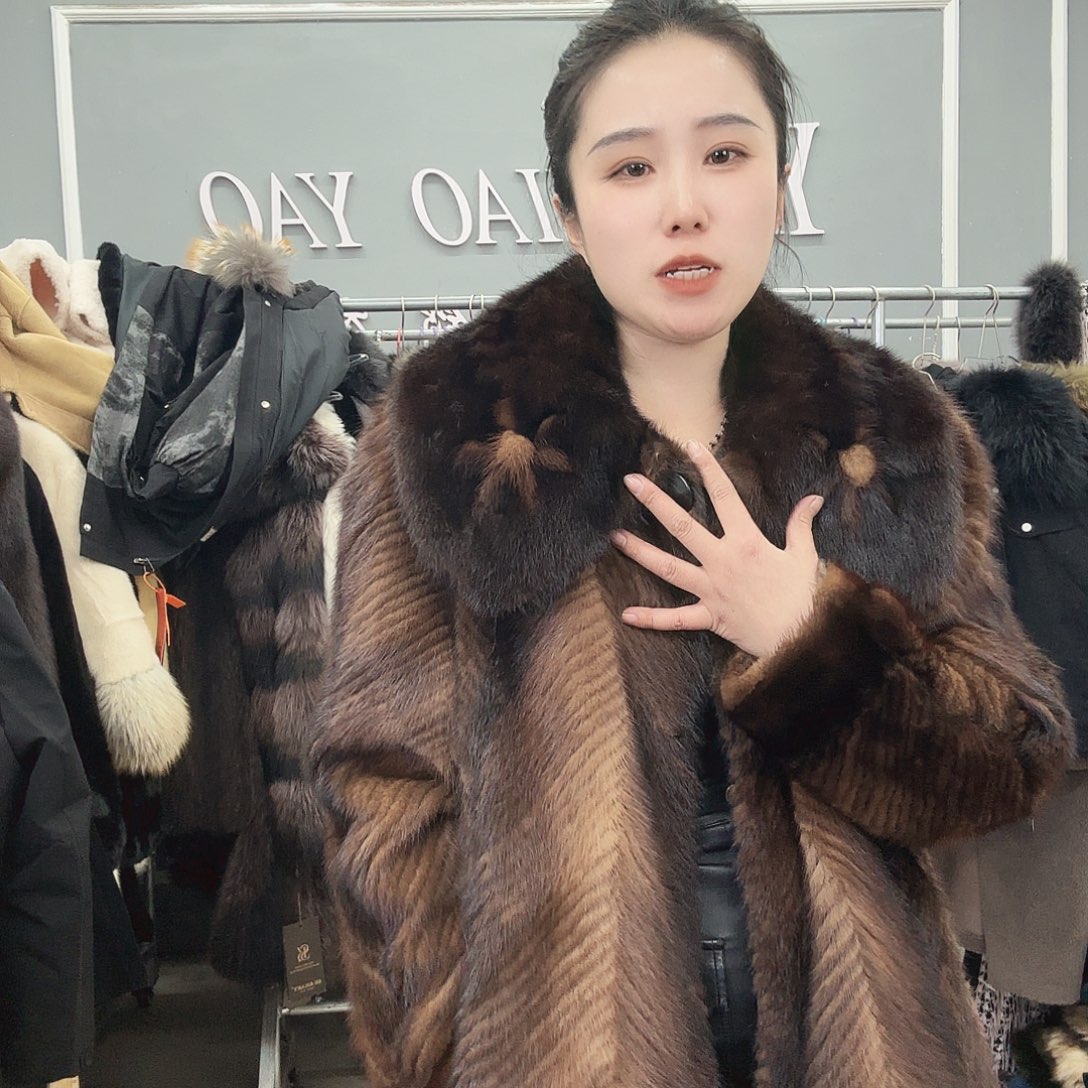 姚小妖家高端皮草