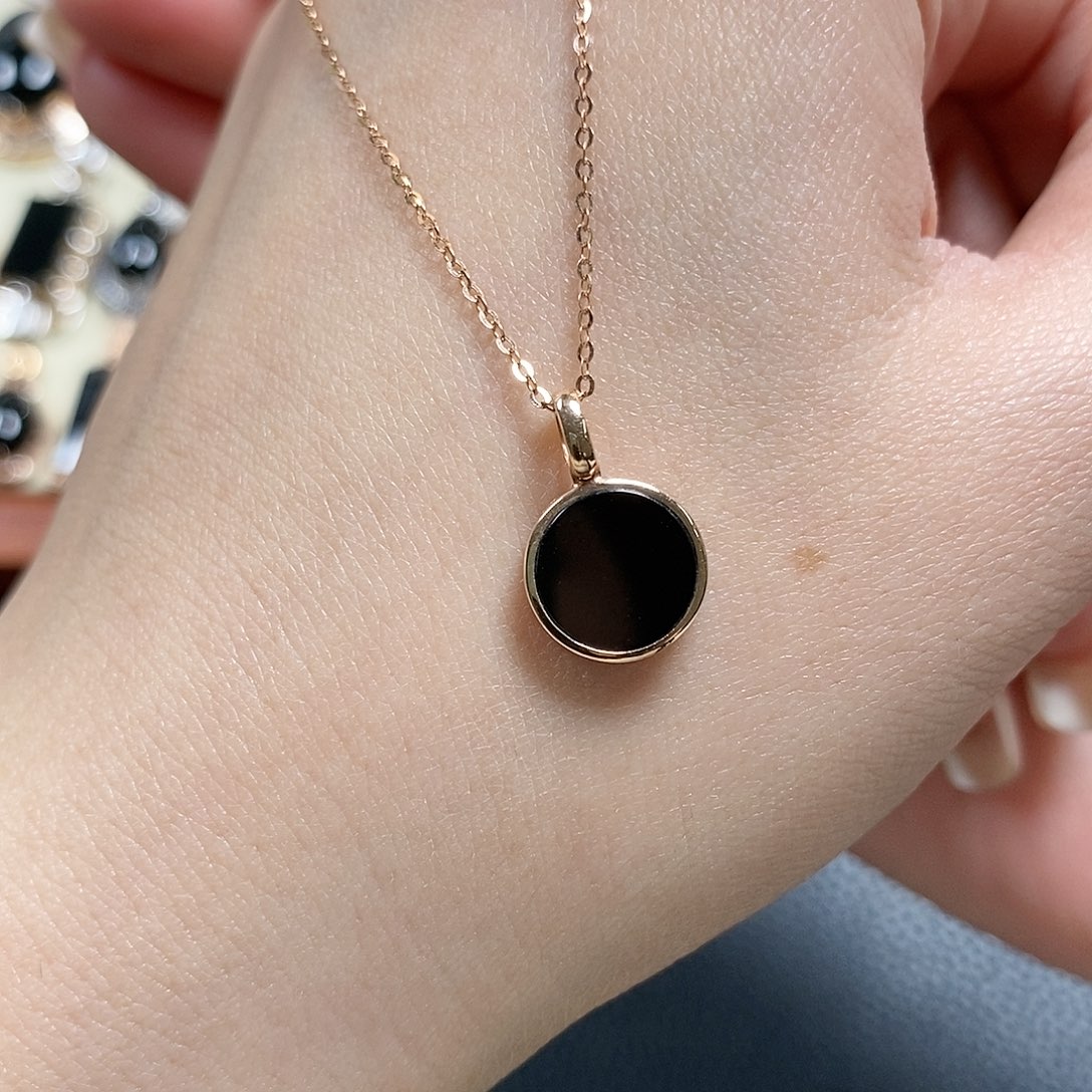 翡翠颈饰18K金镶嵌1。  