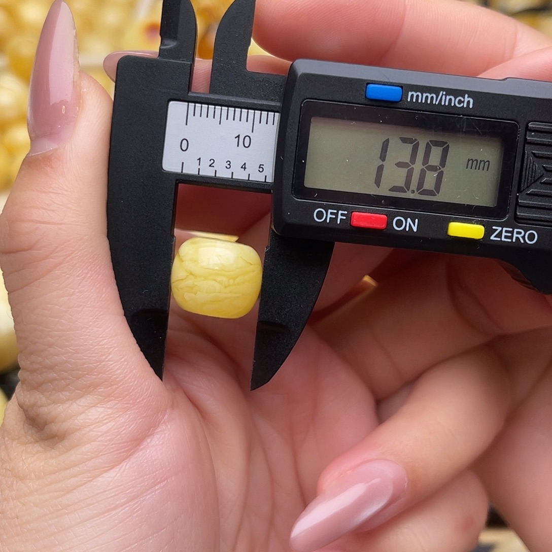 龙***L蜜蜡未镶嵌裸石蜜蜡老型梦微瑕