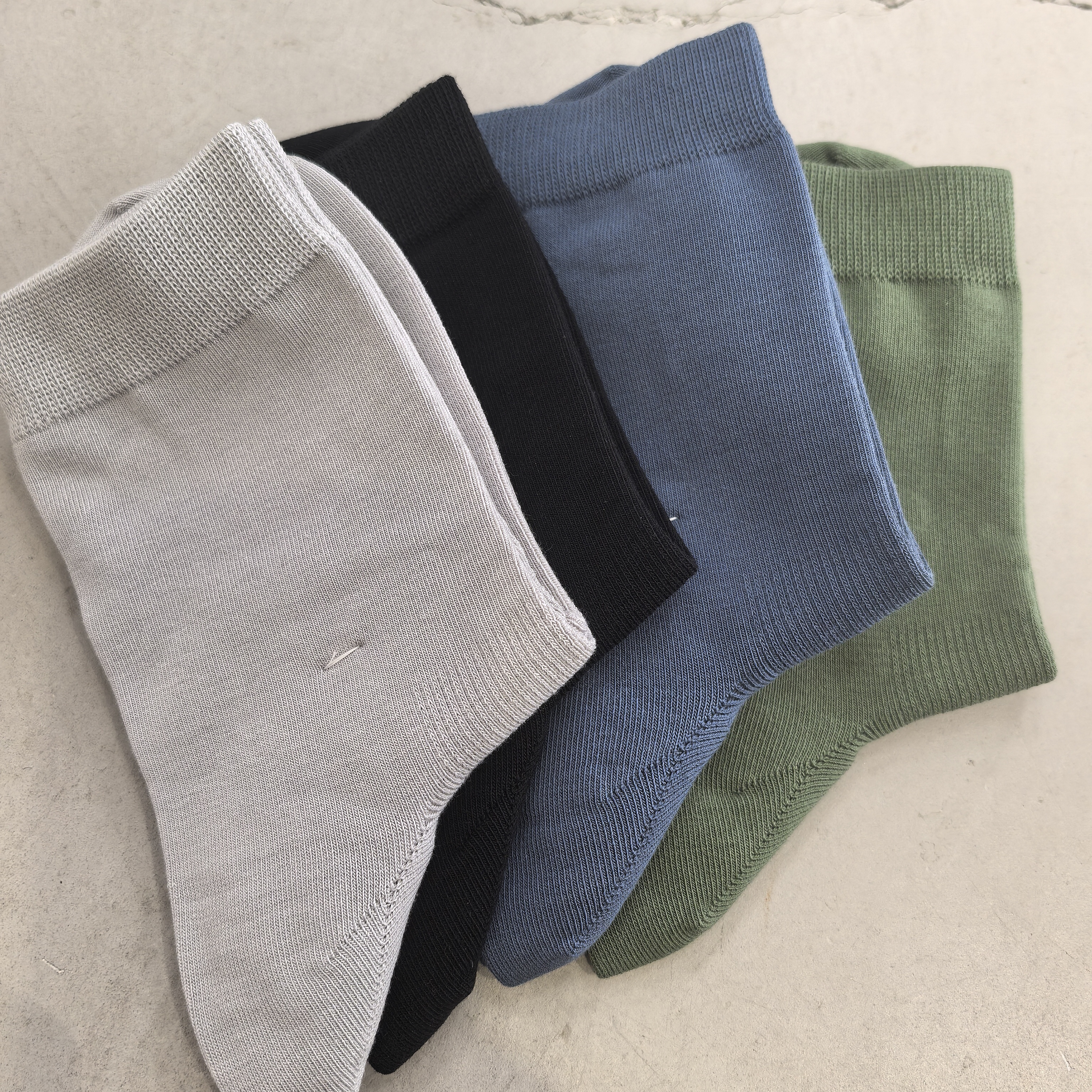 大禾选品：男士秋冬纯色中筒袜柔软高弹舒适亲肤纯棉长袜