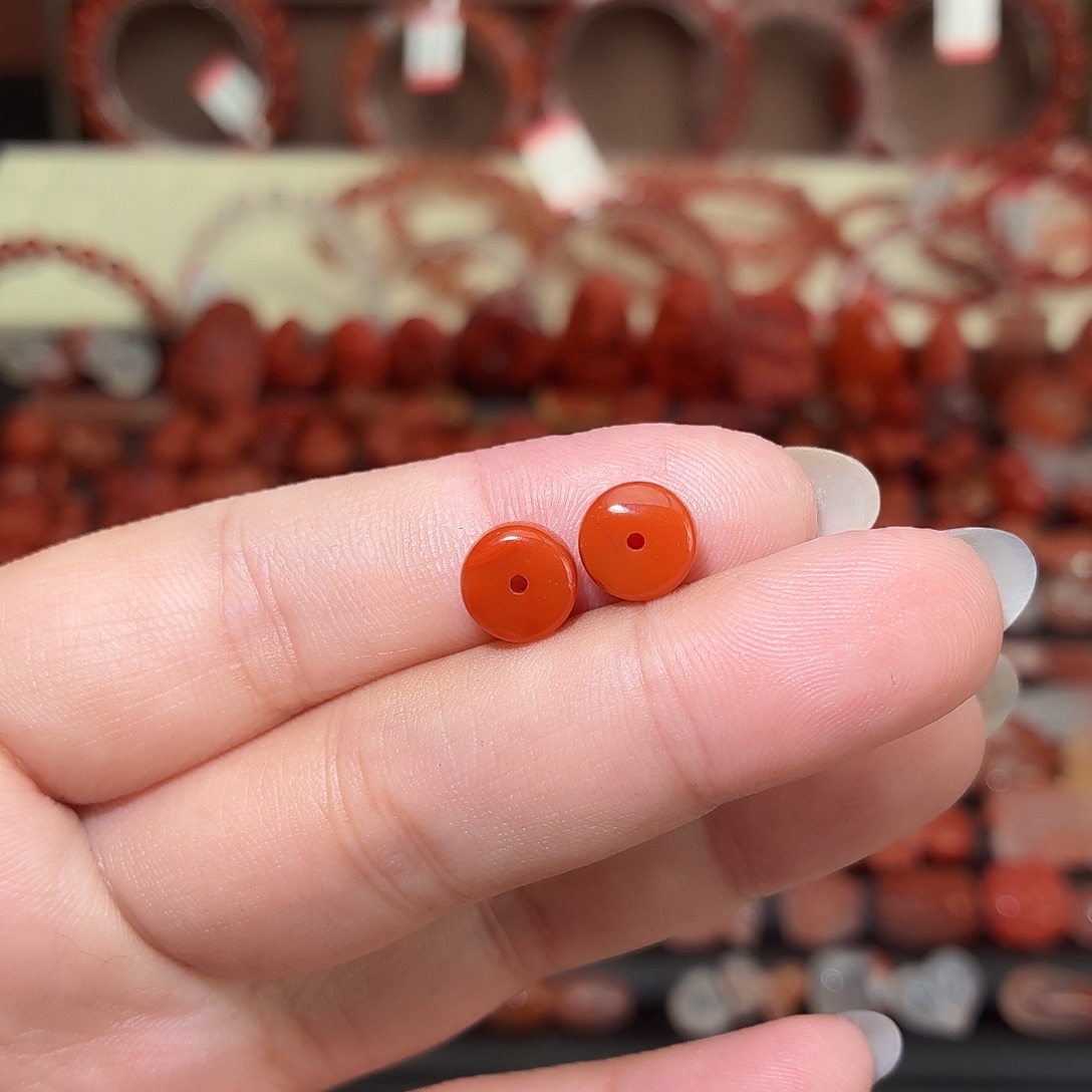 南红玛瑙未镶嵌颈饰满肉8咪隔片一对