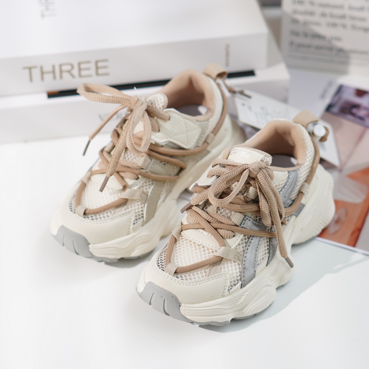 一路童行【哪】3080278 透气网面老爹鞋儿童运动鞋夏季品牌折扣