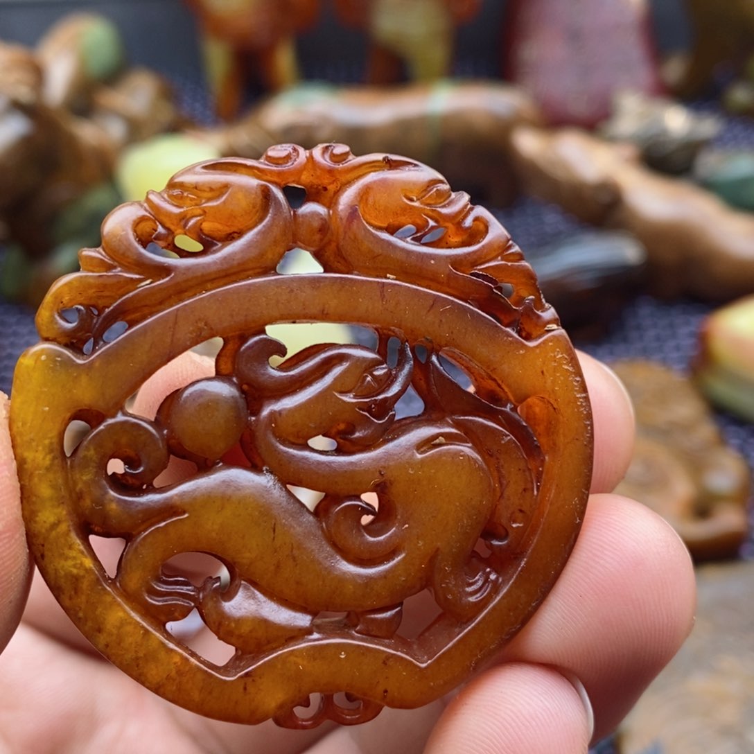 蛇纹石玉颈饰未镶嵌