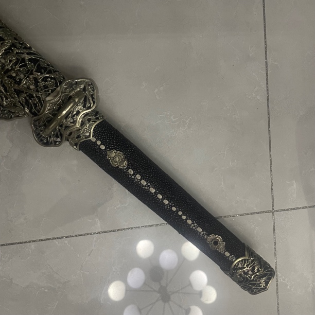 龙泉市宝剑手工锻打喜上梅梢未开刃