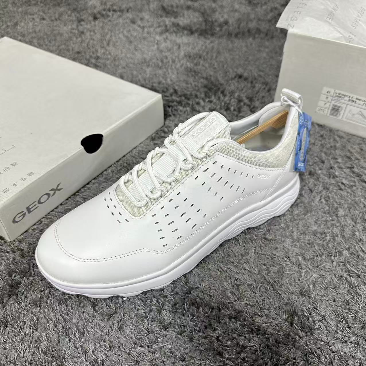 GEOX杰欧适SPHERICA蓝气球休闲鞋牛皮U45BYC 00043