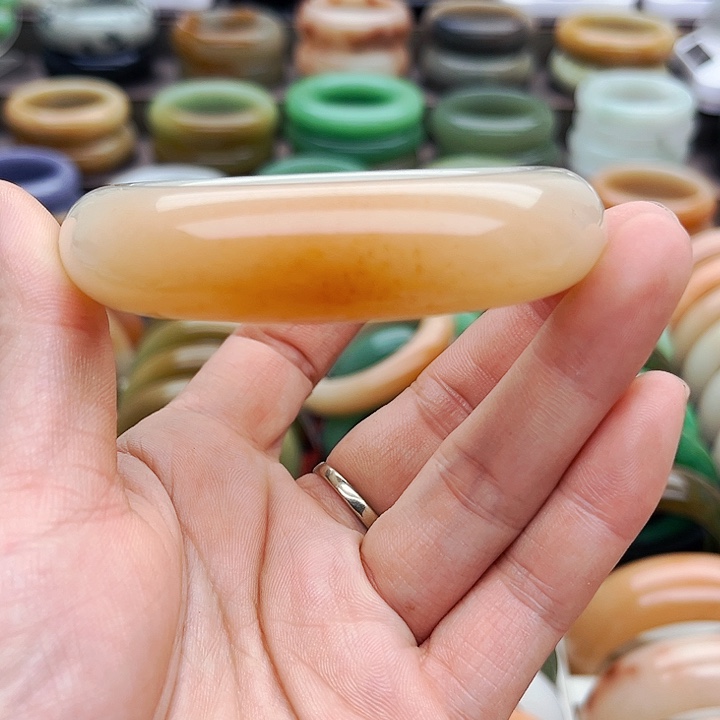 未镶嵌手镯（圆镯）石英质玉米*爱