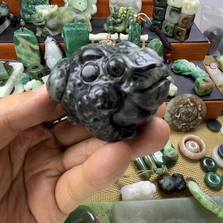 独山玉未镶嵌珠宝半成品