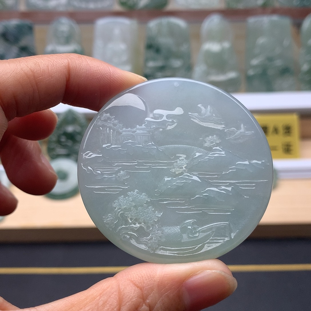 翡翠未镶嵌颈饰山水牌