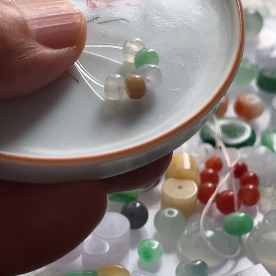 翡翠未镶嵌颈饰鼓珠