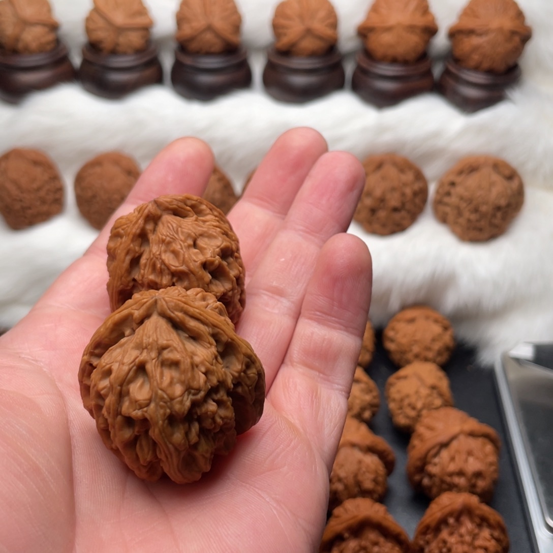 文玩核桃吊坠?****三角白