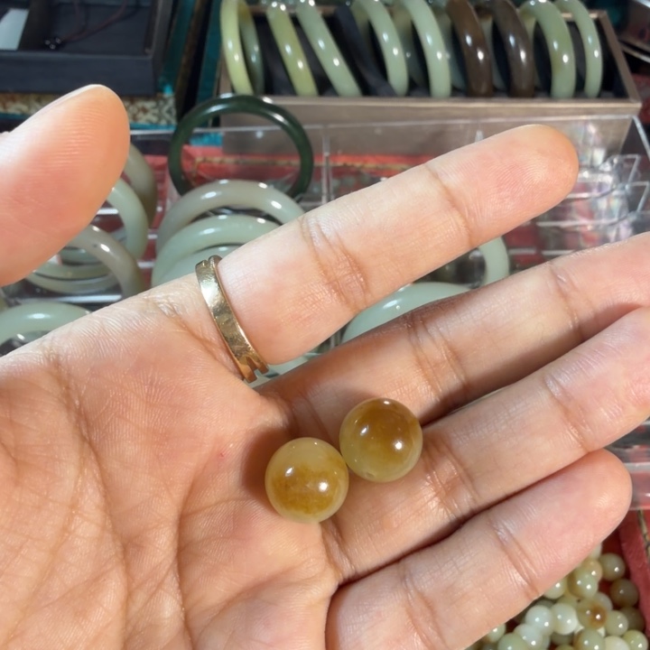 不***生和田玉（糖玉）未镶嵌手链