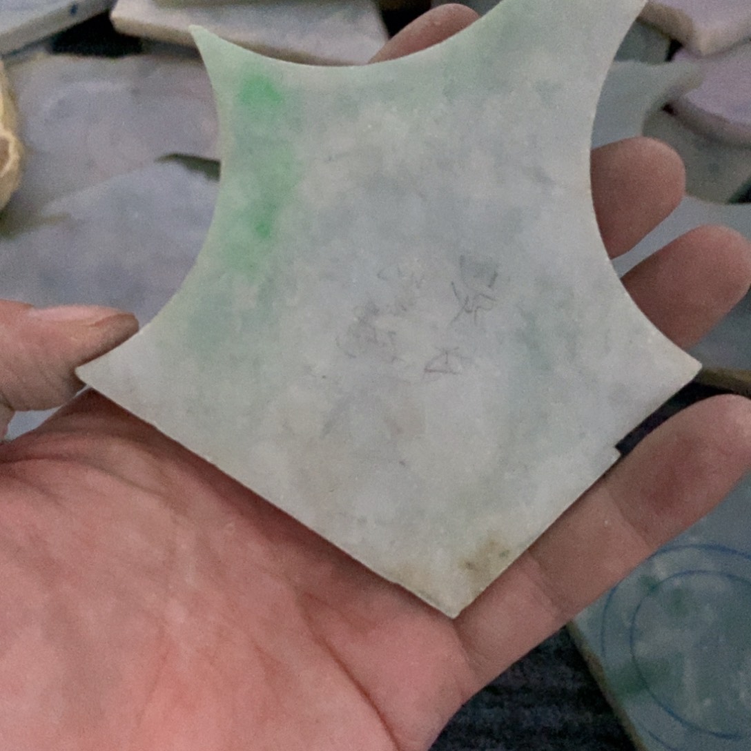 翡翠手镯未镶嵌料子