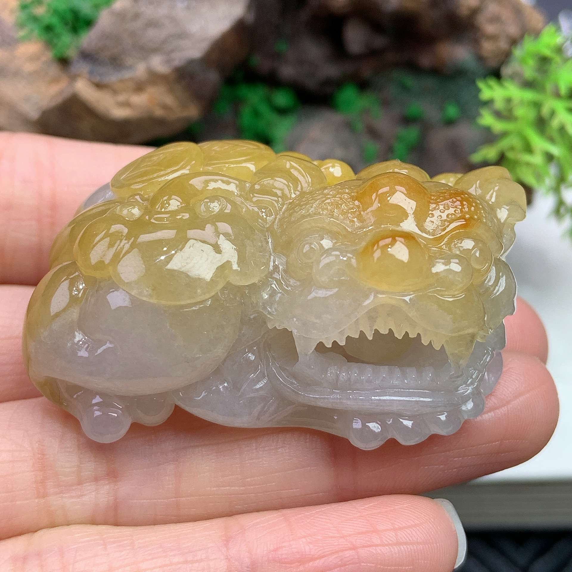 天然缅甸A货翡翠糯冰黄翡口含珠霸王貔貅吊坠，尺寸43.7-27.6-20.5