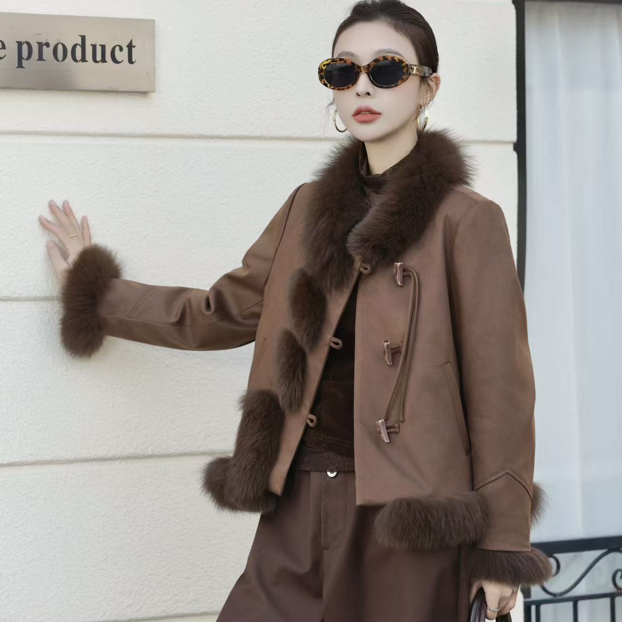 2611秋冬新款狐狸毛白鸭绒内胆麂皮绒外套女温柔风