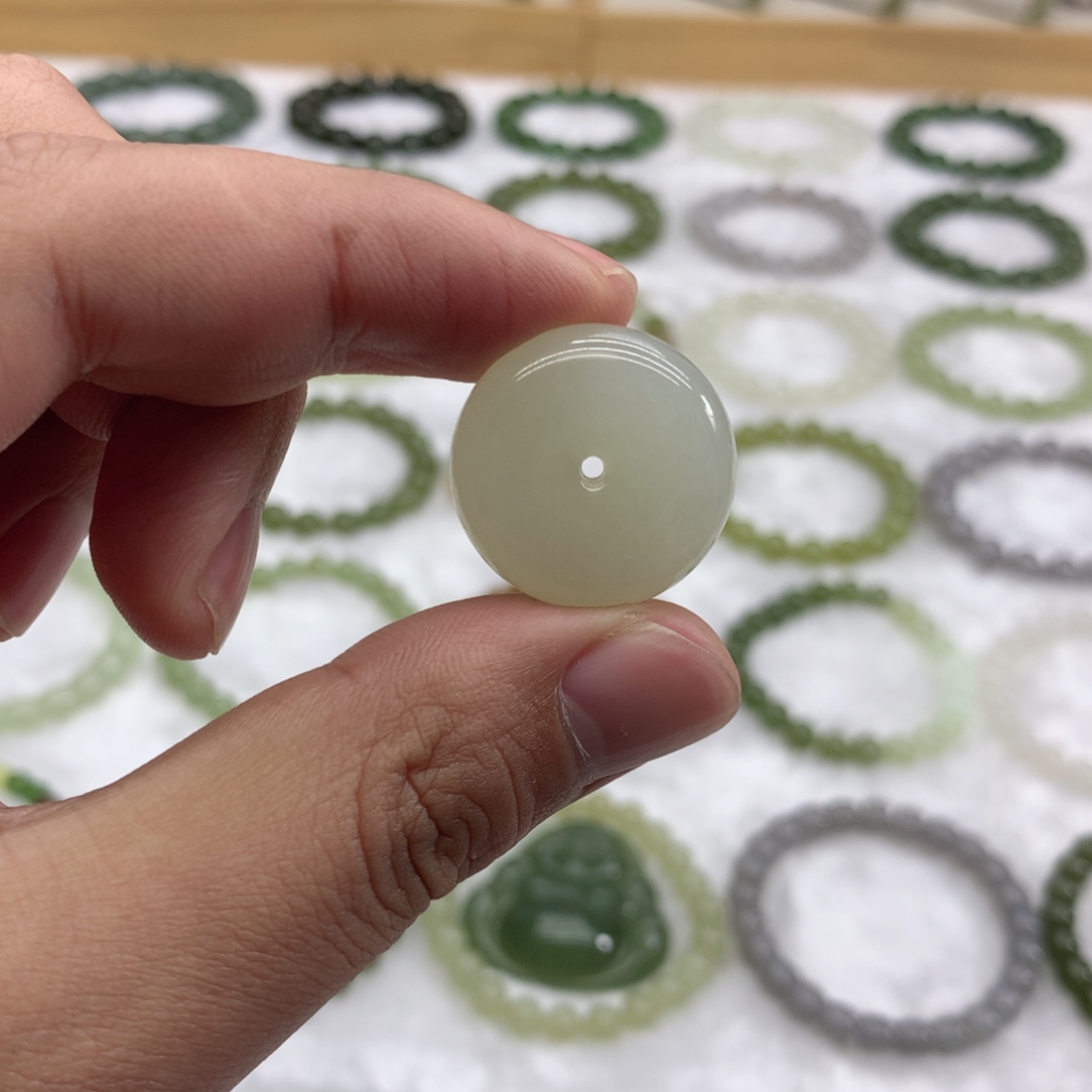 和田玉未镶嵌吊坠(赠链)白玉平安扣