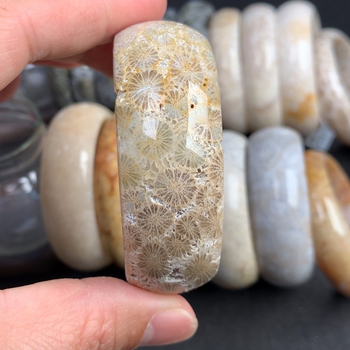 【闪购商品】硅化珊瑚（珊瑚玉）吊坠(不含链)未镶嵌?*婷