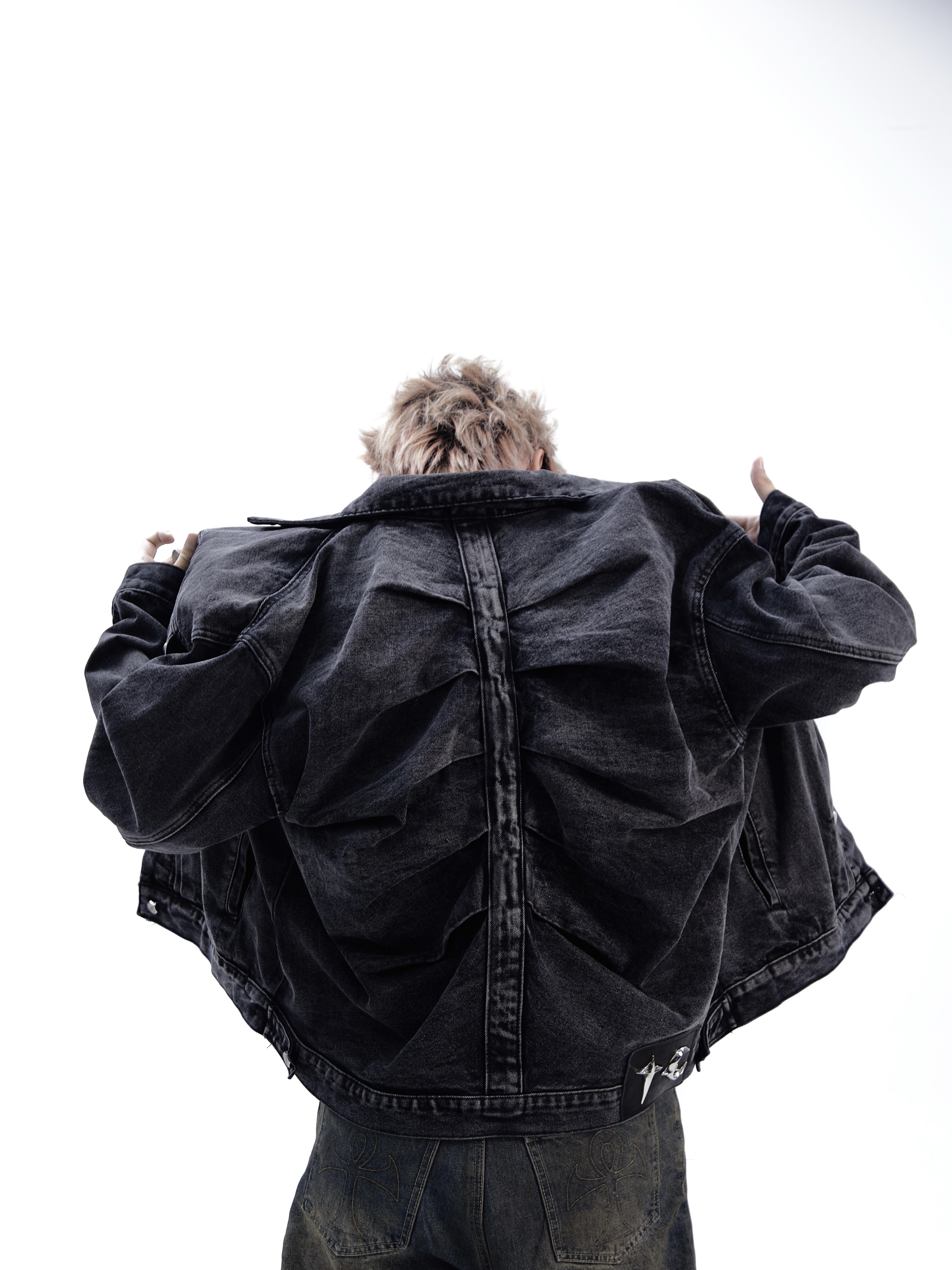 ASHDARK*TC新品25秋Claw做旧水洗龙脊打褶金属装饰两色牛仔夹克