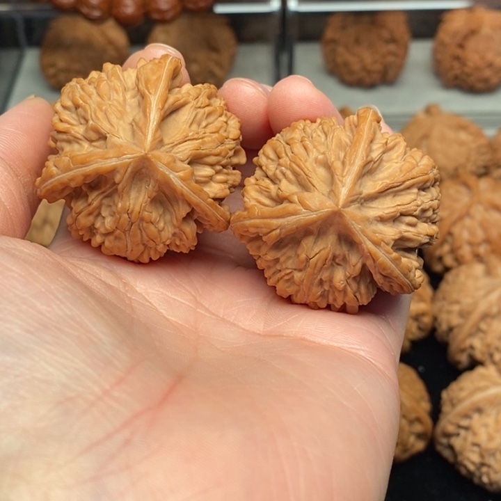 吊坠文玩核桃威*文山