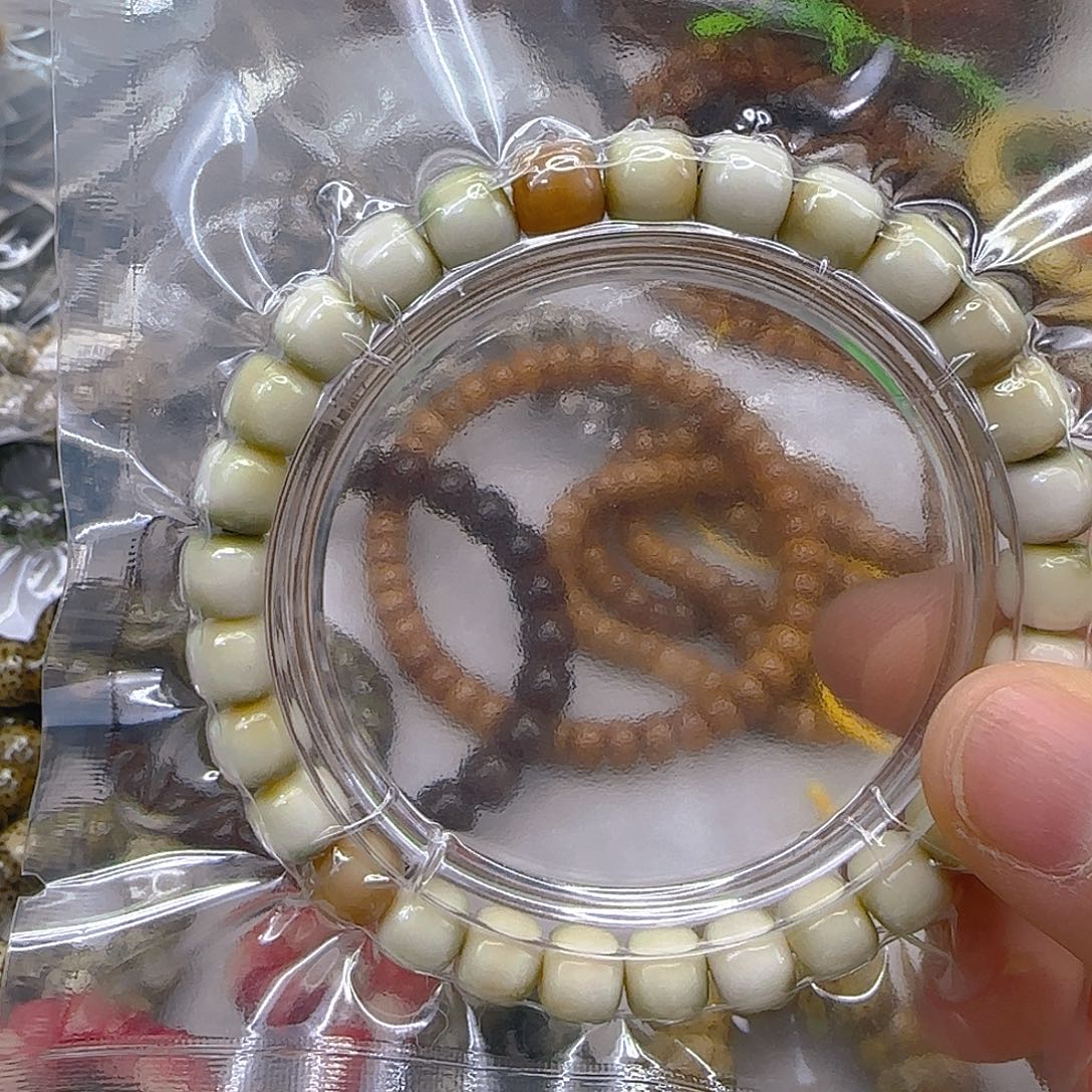 乱***名星月菩提手串106高端妖花龙脊8单圈