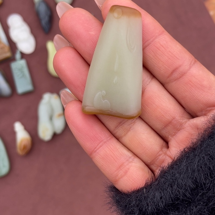 和田玉未镶嵌颈饰