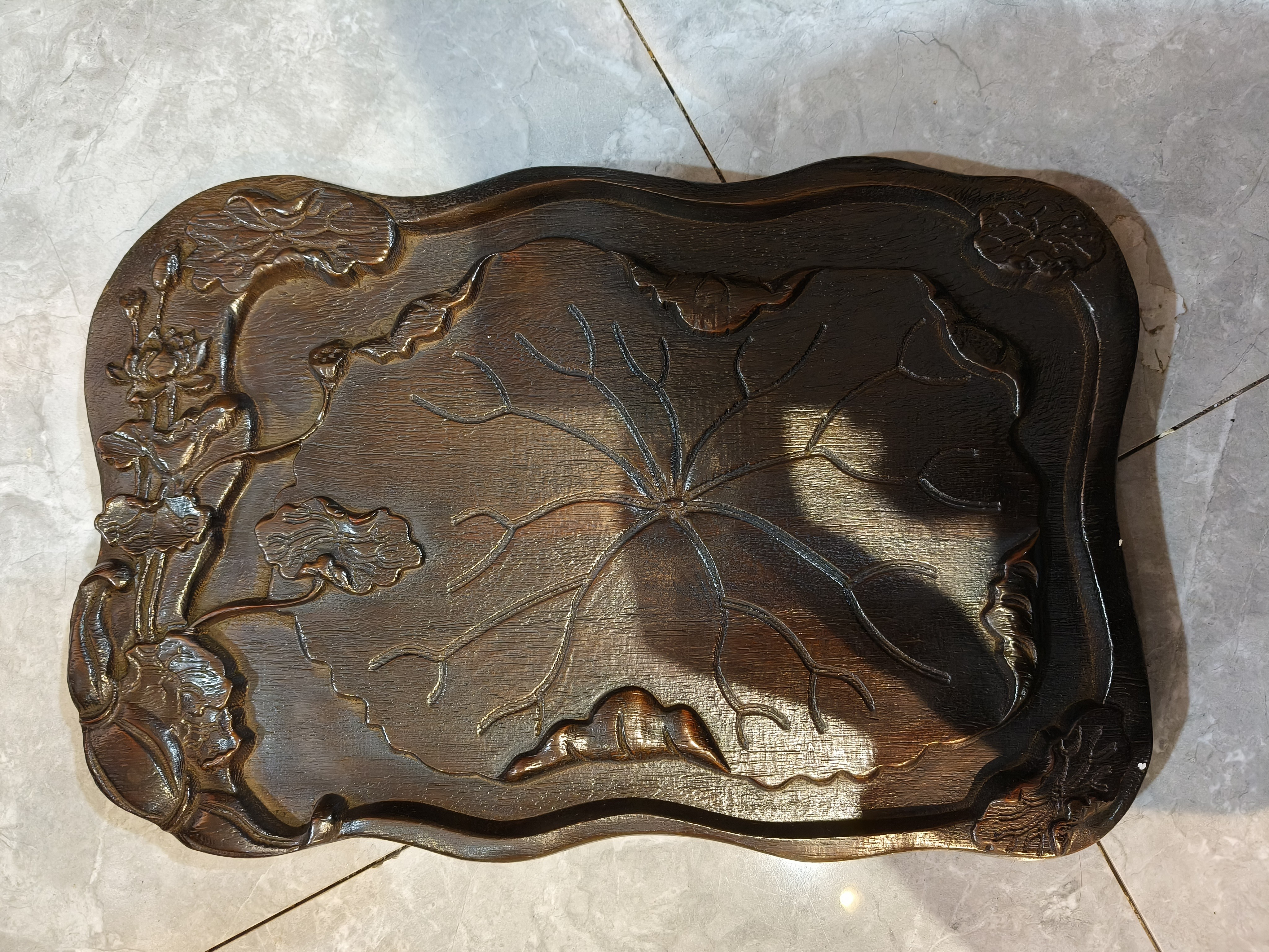 雕刻荷花茶盘荷叶