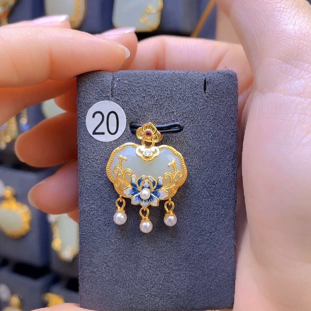 和田玉颈饰银S925镀金镶嵌