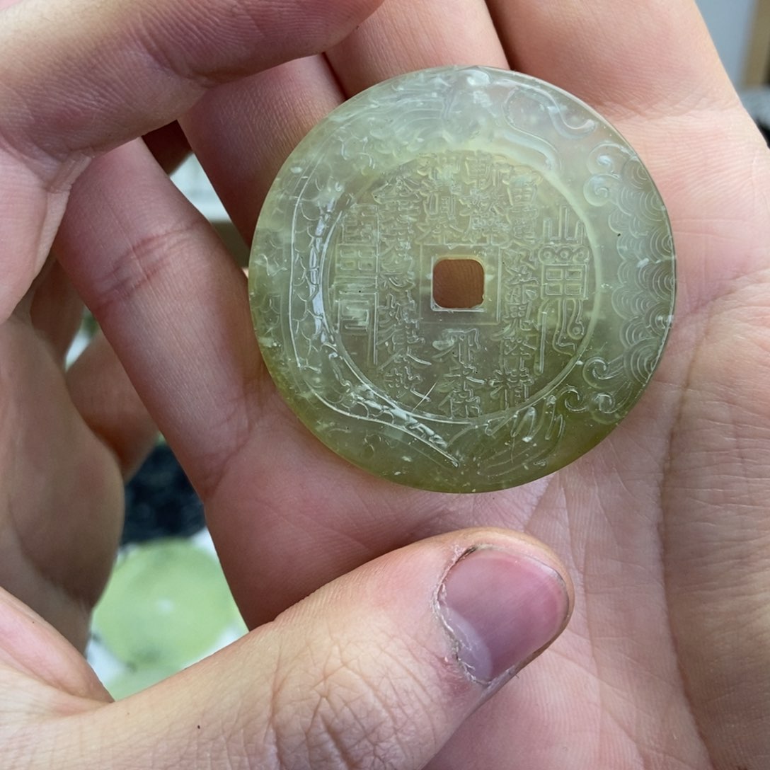 蛇纹石玉颈饰未镶嵌