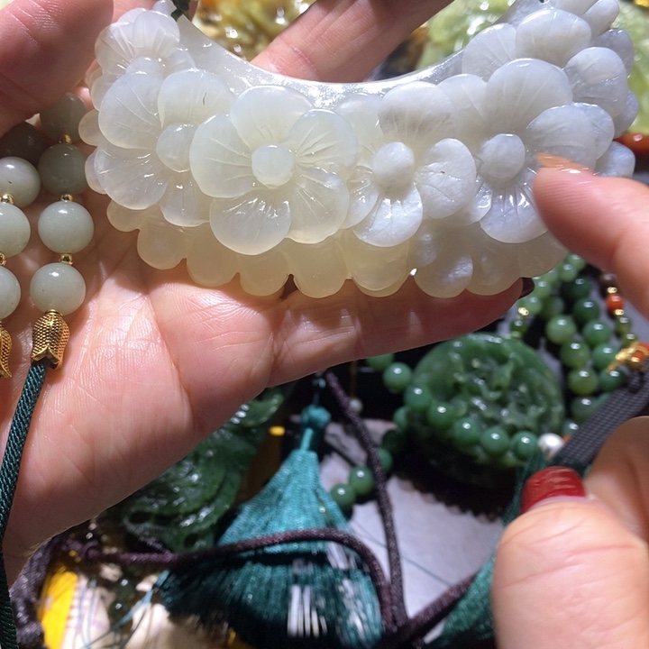 岫玉毛衣链未镶嵌