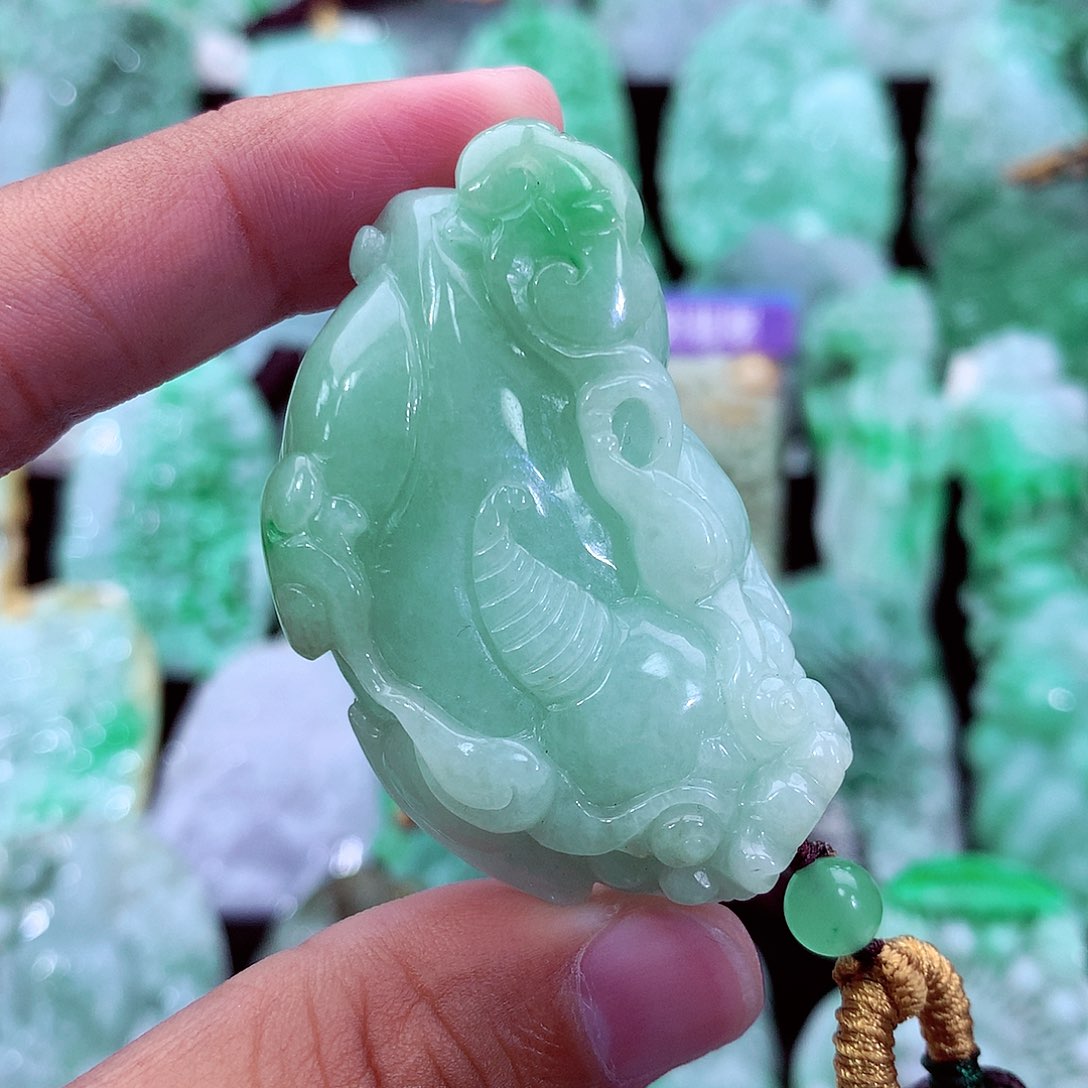 吊坠(不含链)未镶嵌翡翠