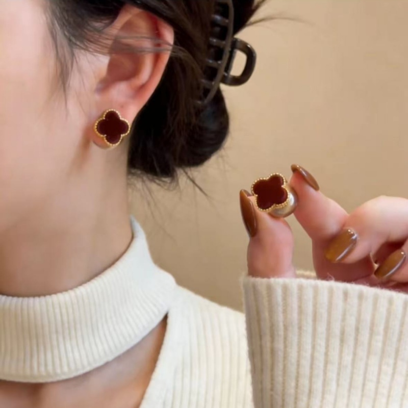 铜合金耳饰  爆款安克拉红色植绒幸运草珠珠耳钉轻奢优雅百搭