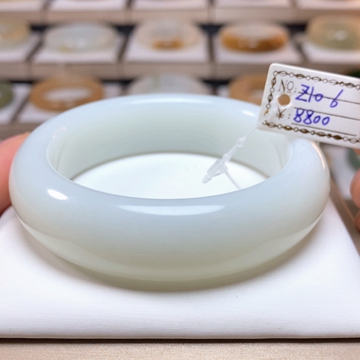 和田玉手镯未镶嵌56.7