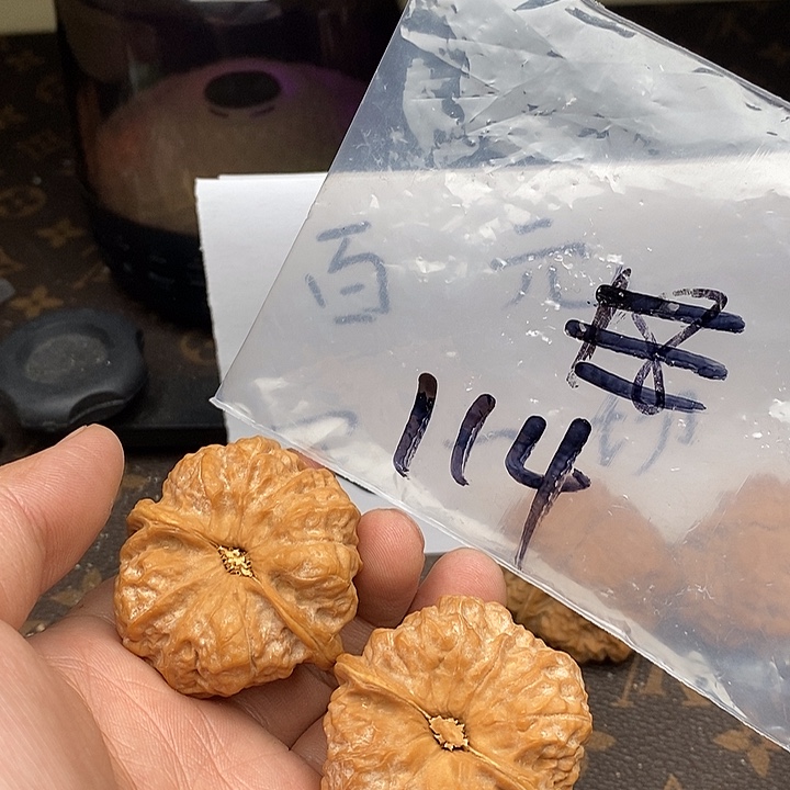 吊坠文玩核桃W:&)639749749694496496