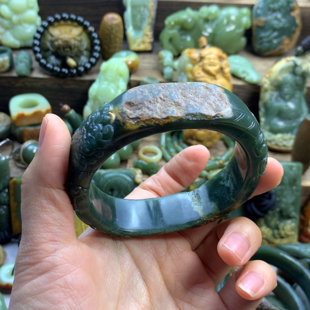 未镶嵌岫岩河磨玉（透闪石质玉）珠宝奇石佳*！