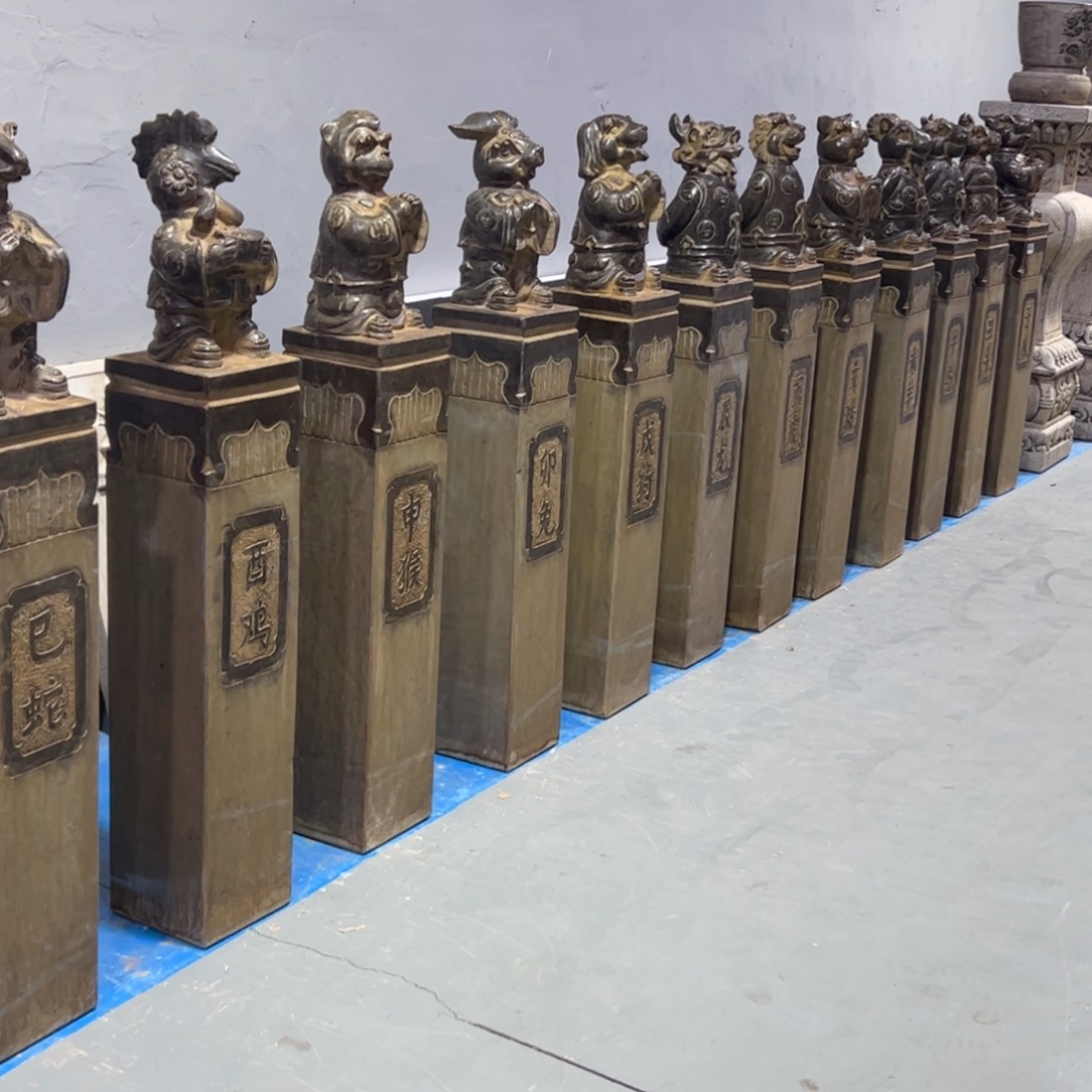 辉***爷青石古代石雕艺术作品