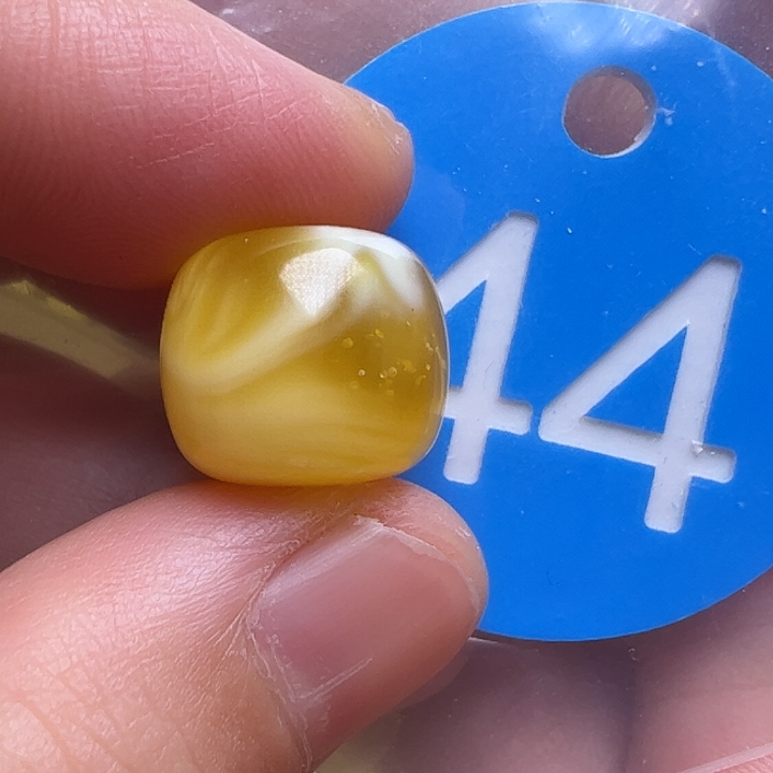 蜜蜡未镶嵌珠宝奇石13.5mm金沙