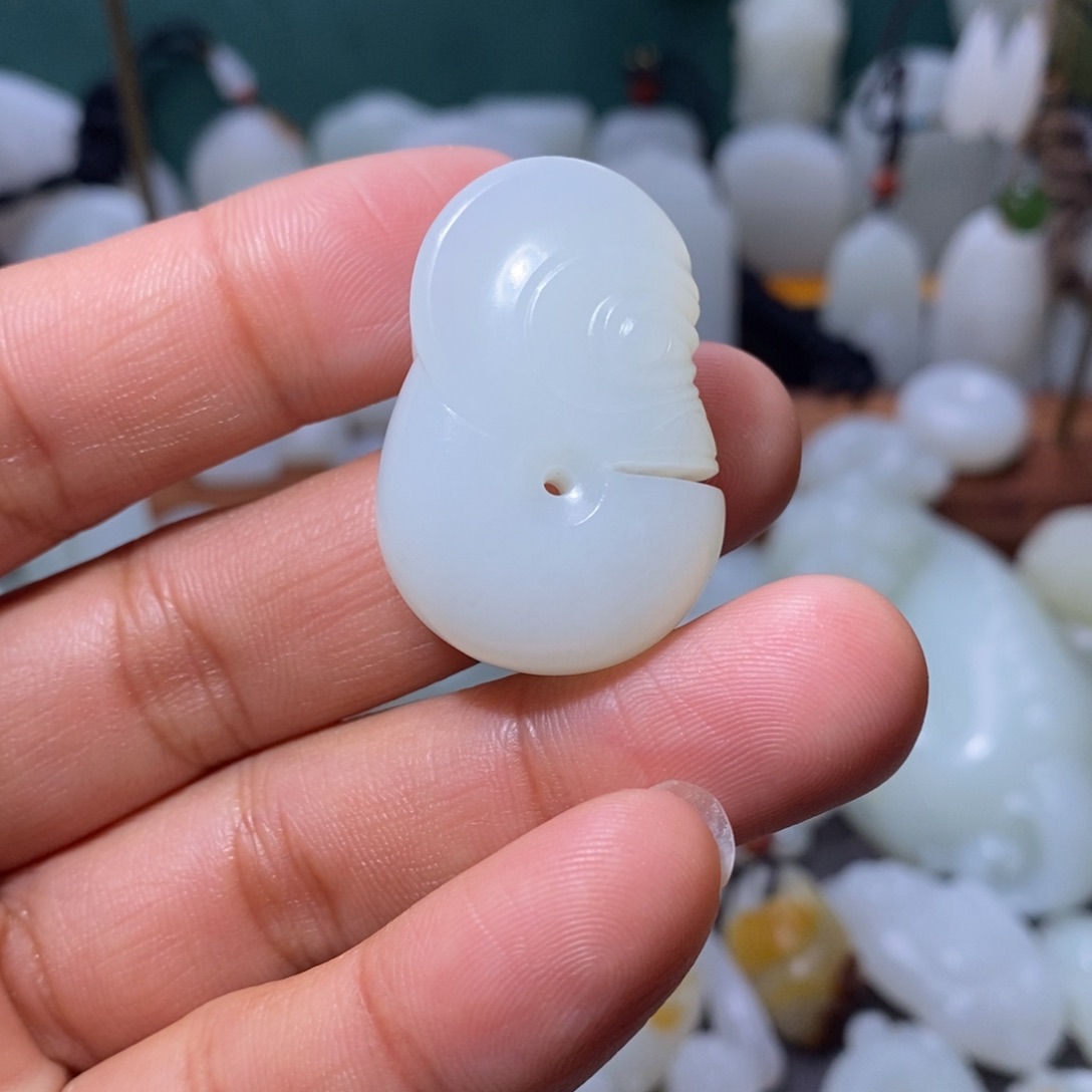 和田玉颈饰未镶嵌