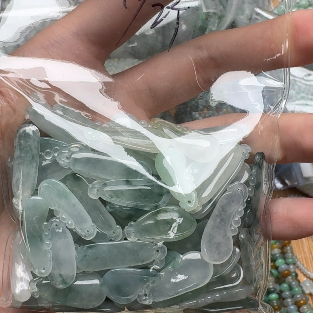 翡翠未镶嵌挂件福利