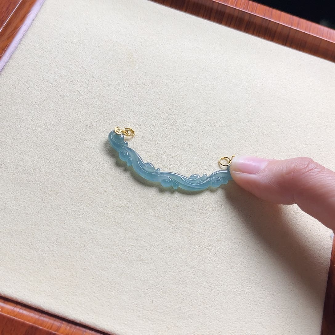 翡翠颈饰未镶嵌天然