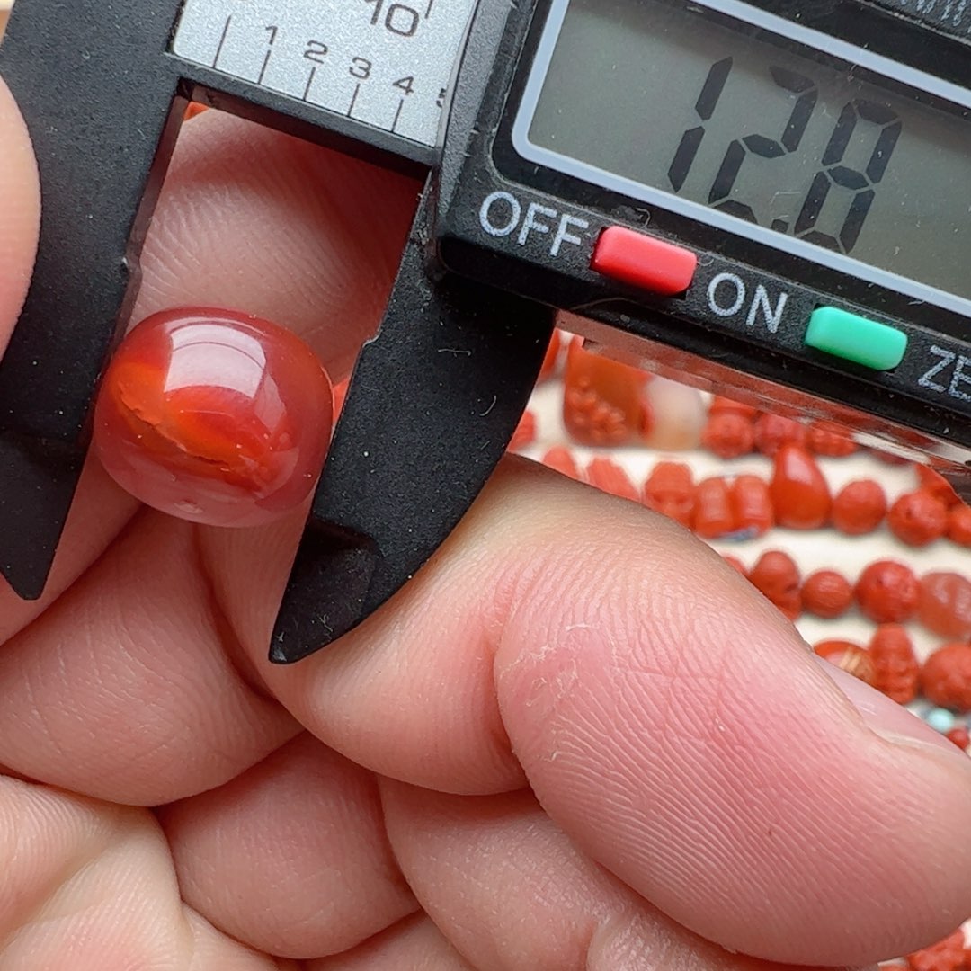 南红玛瑙配饰未镶嵌