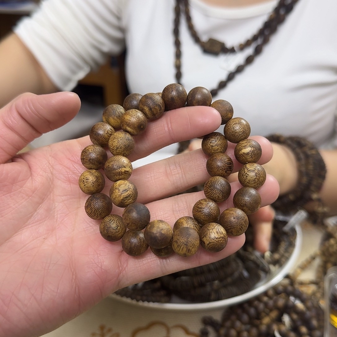 沉香木手串海南尖峰岭 1.2 单圈多样性发一