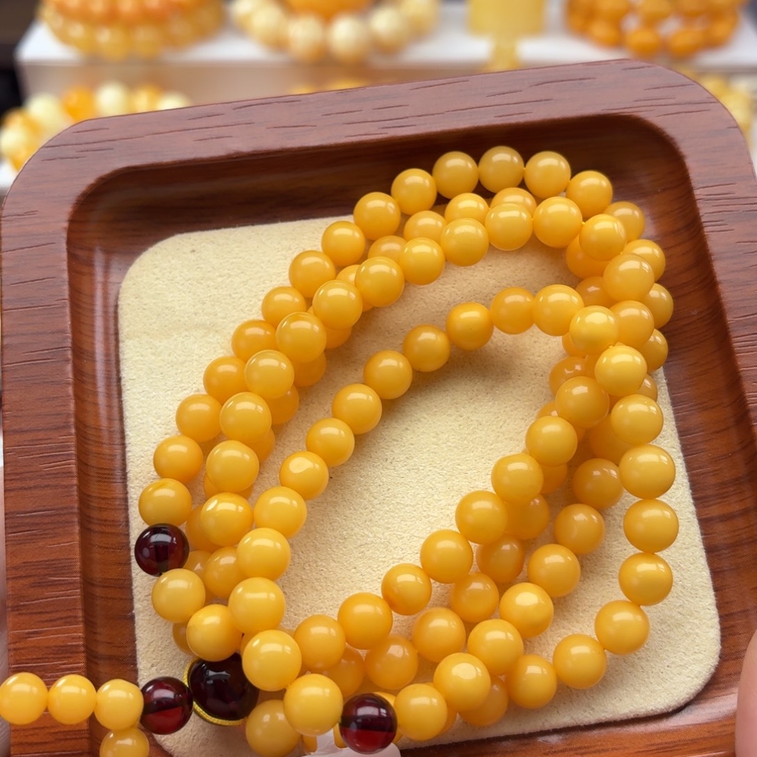 琥珀未镶嵌裸石B076鸡油黄108卡6+