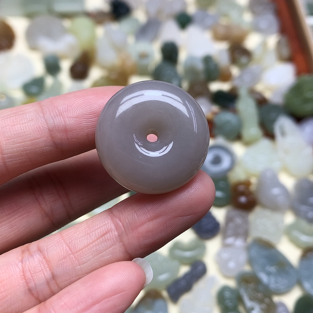 和田玉颈饰未镶嵌柠*