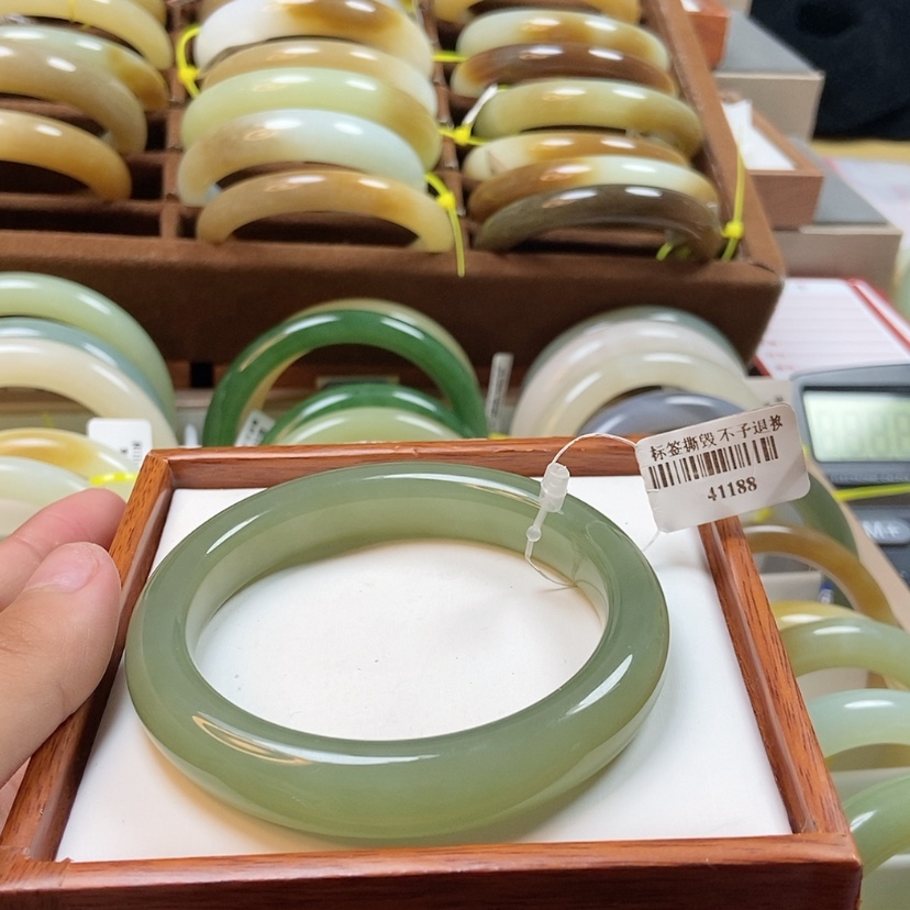 【闪购商品】和田玉手镯未镶嵌