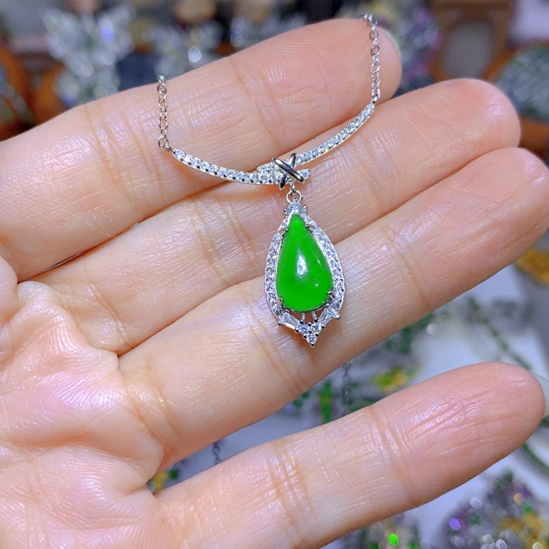 翡翠颈饰银S925镶嵌天然翡翠