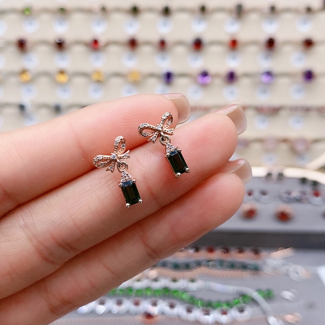 碧玺耳钉银S925镶嵌耳钉