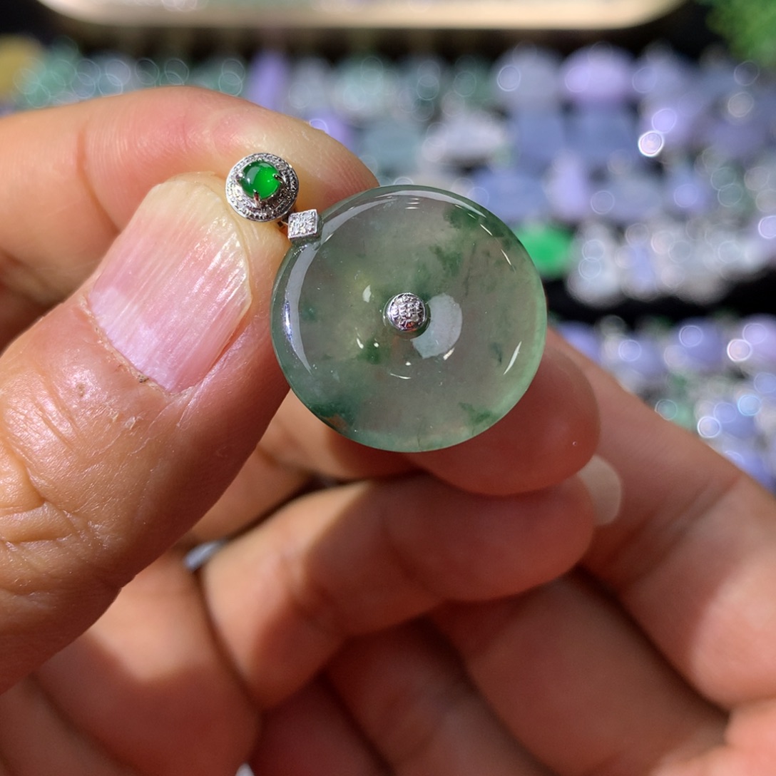 翡翠吊坠(不含链)18K金镶嵌