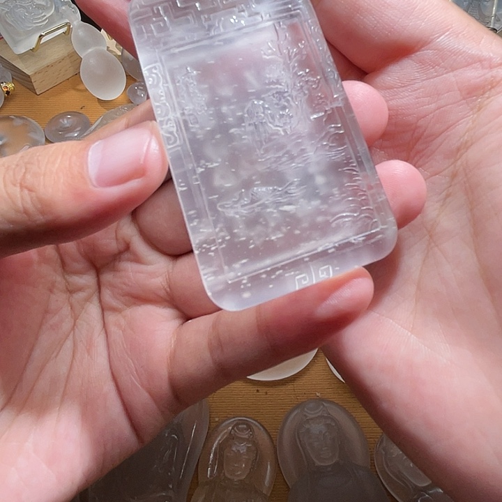 飞***)定制石英质玉未镶嵌扣子
