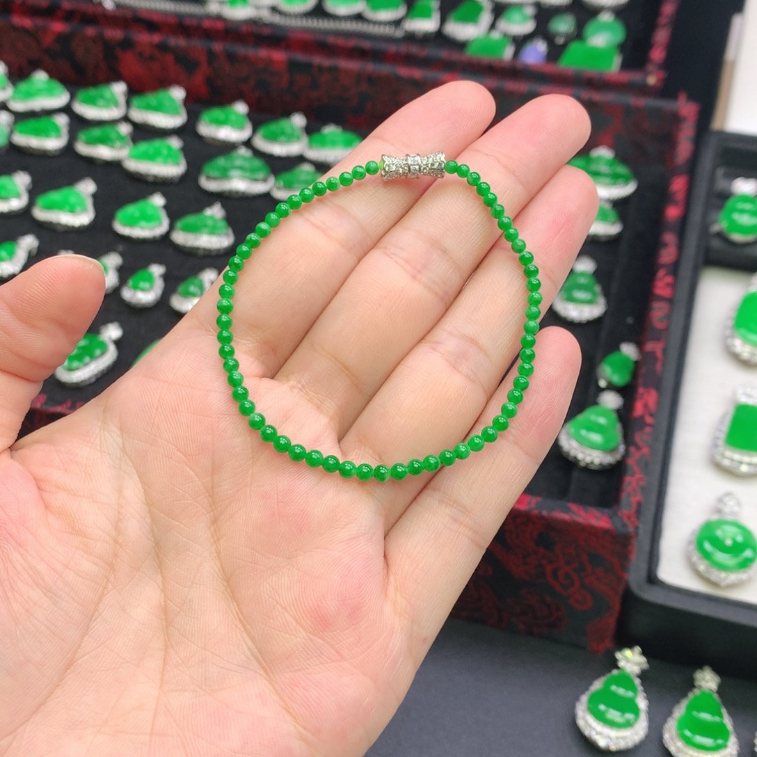 迪***川翡翠18K金镶嵌吊坠(不含链)